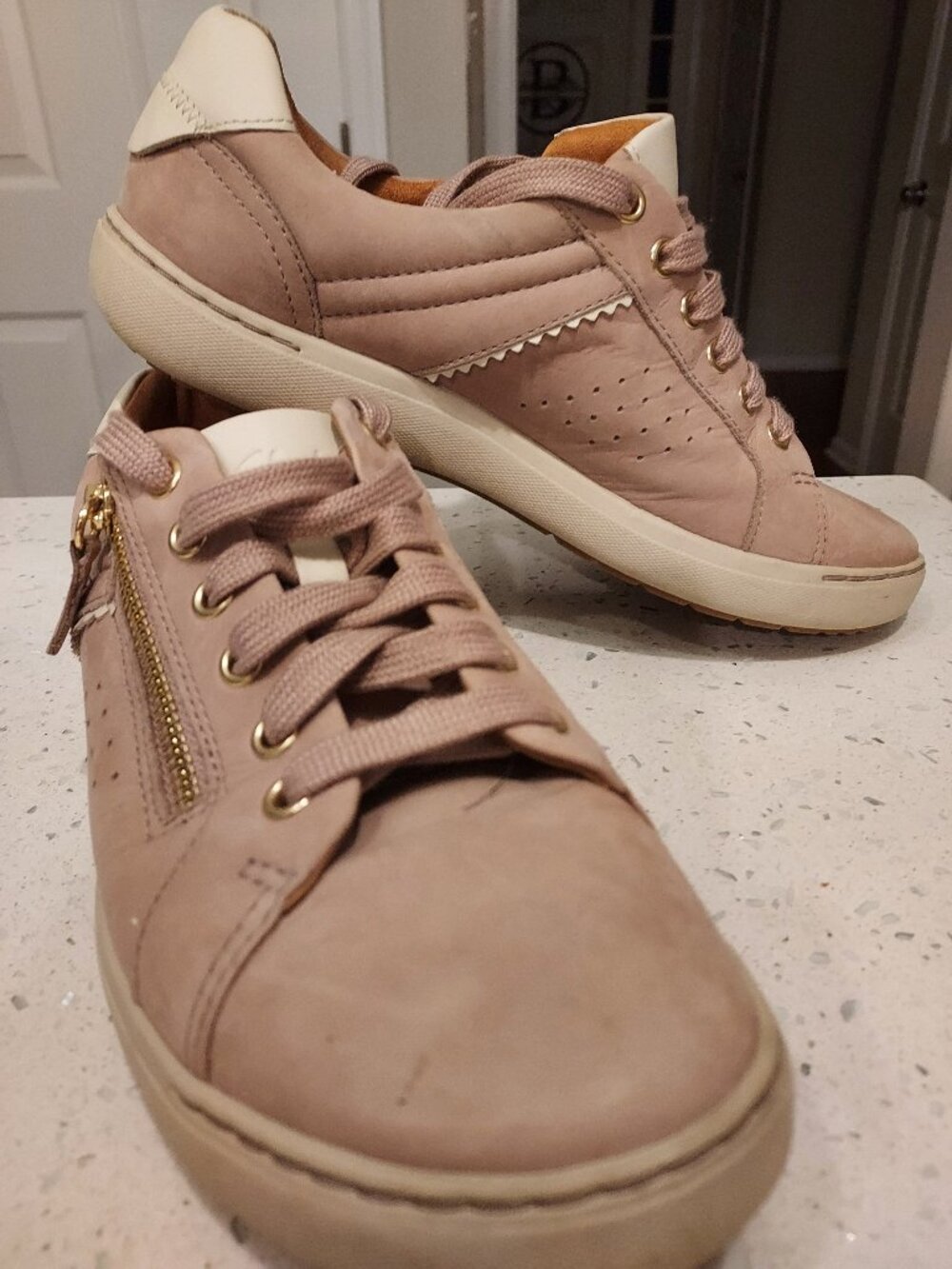 Sneaker